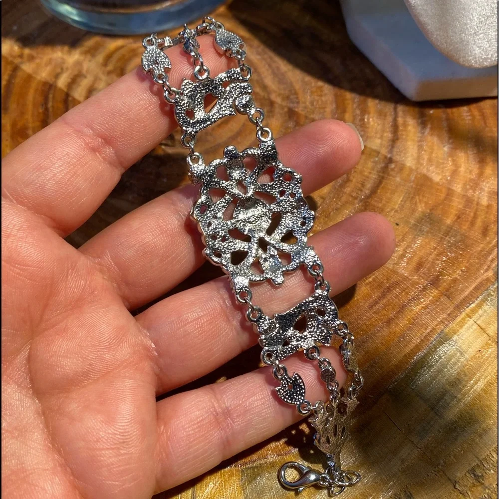 VLMC Vintage Victorian Style Bracelet / Aquamarine Colored / Blue / Adjustable - Picture 10 of 13